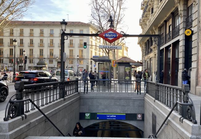 Apartamento en Madrid - Céntrica y amplia vivienda de 4 dormitorios en La Latina Apartamento en Madrid - Céntrica y amplia vivienda de 4 dormitorios en La Latina