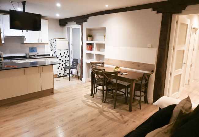 Apartamento en Madrid - Céntrica y amplia vivienda de 4 dormitorios en La Latina Apartamento en Madrid - Céntrica y amplia vivienda de 4 dormitorios en La Latina