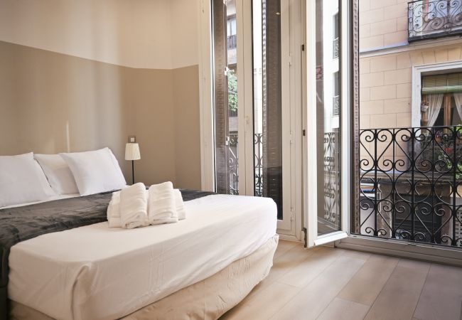 Apartamento en Madrid -  Amplia vivienda de tres dormitorios en La Latina