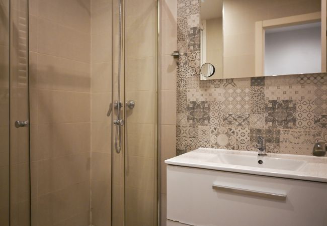Apartamento en Madrid -  Amplia vivienda de tres dormitorios en La Latina Apartamento en Madrid -  Amplia vivienda de tres dormitorios en La Latina