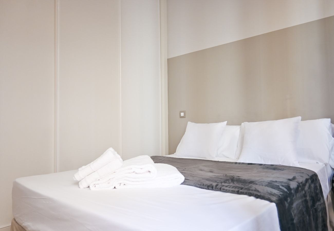 Apartamento en Madrid -  Amplia vivienda de tres dormitorios en La Latina Apartamento en Madrid -  Amplia vivienda de tres dormitorios en La Latina