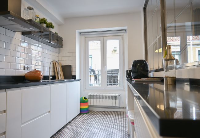 Apartamento en Madrid - Agradable Apartamento de 2 Dormitorios y 2 baños en el Barrio Universidad Apartamento en Madrid - Agradable Apartamento de 2 Dormitorios y 2 baños en el Barrio Universidad