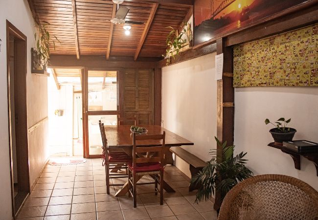 Casa en Florianópolis - Casa a 6 min de carro do mar em Florianópolis/SC