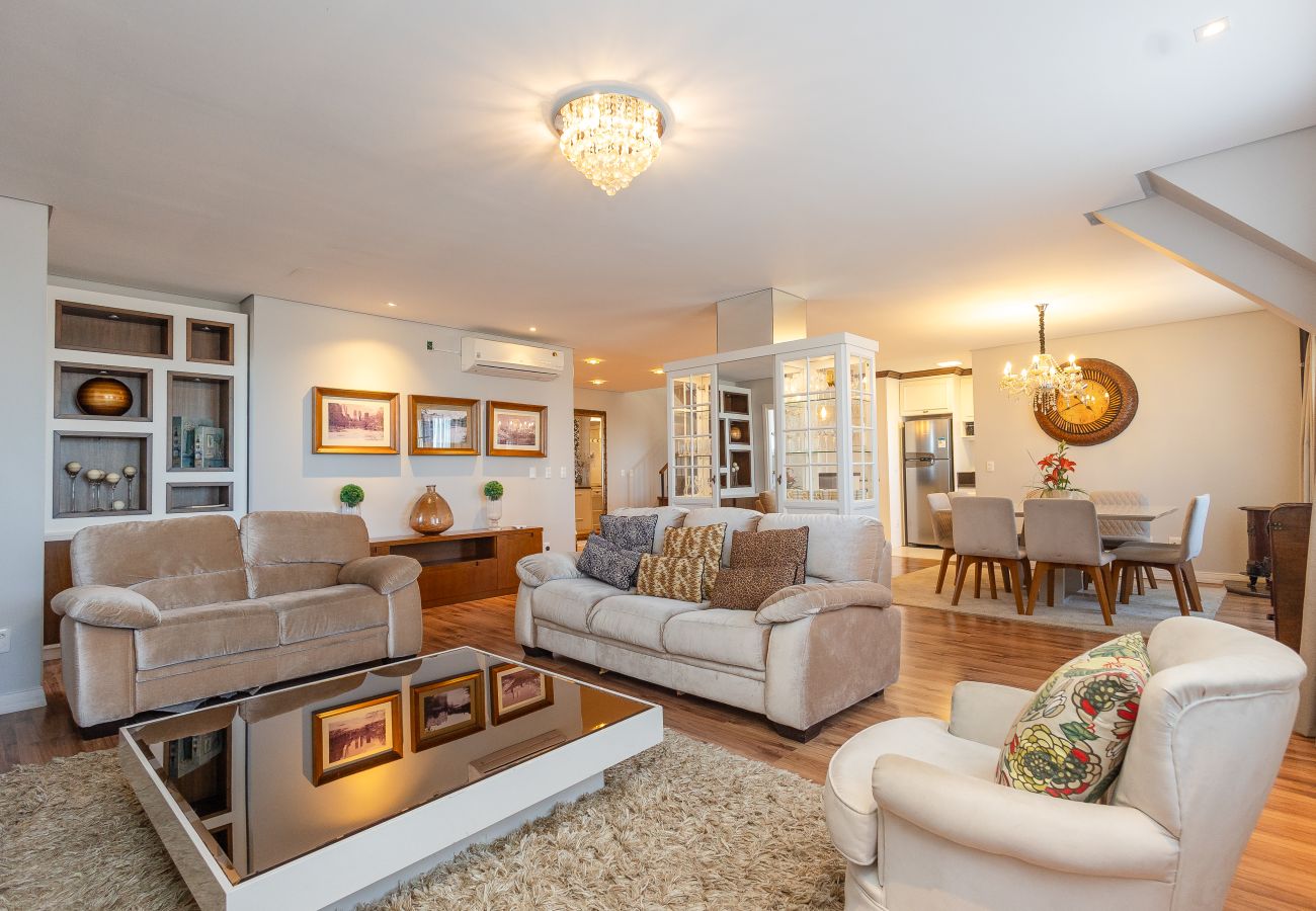 Apartamento en Gramado - 5 quartos (3 suítes) a 400m da R Coberta!