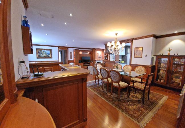 Apartamento en Gramado - 3 Suítes no Centro de Gramado (500m da R Coberta