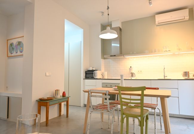 Apartamento en Madrid -  Encantador apartamento de 2 dormitorios : Experimenta la auténtica vida madrileña en tu propio espacio. Temporal Apartamento en Madrid -  Encantador apartamento de 2 dormitorios : Experimenta la auténtica vida madrileña en tu propio espacio. Temporal