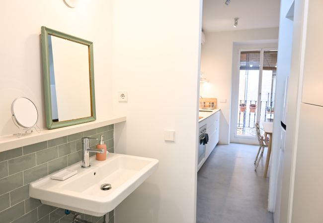 Apartamento en Madrid -  Encantador apartamento de 2 dormitorios : Experimenta la auténtica vida madrileña en tu propio espacio. Temporal Apartamento en Madrid -  Encantador apartamento de 2 dormitorios : Experimenta la auténtica vida madrileña en tu propio espacio. Temporal