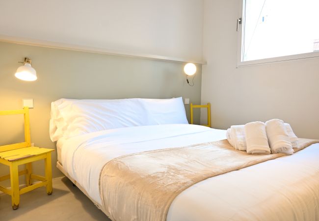 Apartamento en Madrid -  Encantador apartamento de 2 dormitorios : Experimenta la auténtica vida madrileña en tu propio espacio. Temporal Apartamento en Madrid -  Encantador apartamento de 2 dormitorios : Experimenta la auténtica vida madrileña en tu propio espacio. Temporal