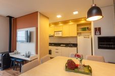 Apartamento en Gramado - Dúplex 4 quartos-3 suítes-4 ban, 350 m rua coberta