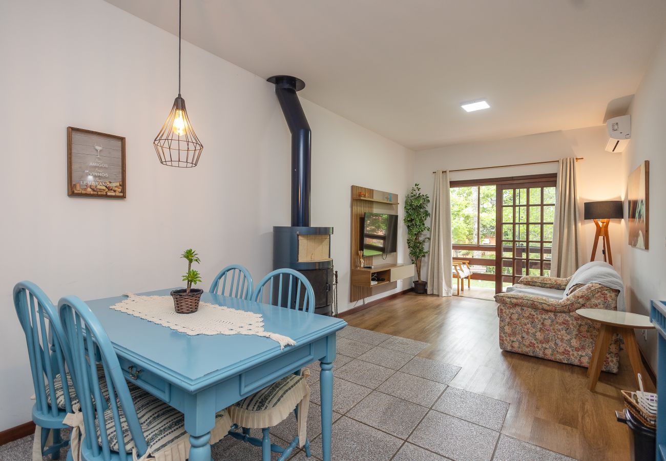Apartamento en Gramado - 1 Dormitório Acolhedor a 80m do Lago Negro