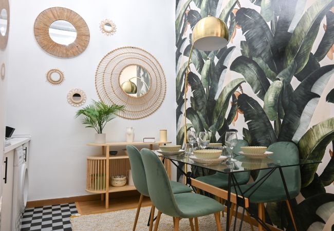 Apartamento en Madrid - Vive la vida madrileña! Acogedora vivienda de 2 dormitorios a solo unos minutos de Puerta del Sol en Madrid.Temporal Apartamento en Madrid - Vive la vida madrileña! Acogedora vivienda de 2 dormitorios a solo unos minutos de Puerta del Sol en Madrid.Temporal