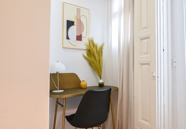 Apartamento en Madrid - Vive la vida madrileña! Acogedora vivienda de 2 dormitorios a solo unos minutos de Puerta del Sol en Madrid.Temporal Apartamento en Madrid - Vive la vida madrileña! Acogedora vivienda de 2 dormitorios a solo unos minutos de Puerta del Sol en Madrid.Temporal