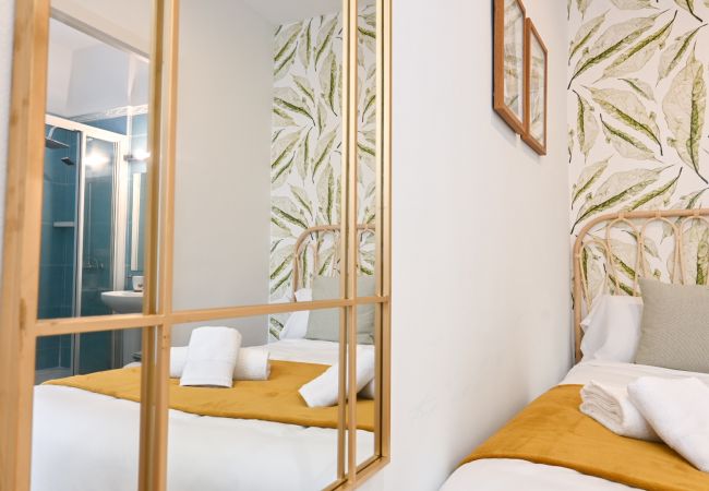 Apartamento en Madrid - Vive la vida madrileña! Acogedora vivienda de 2 dormitorios a solo unos minutos de Puerta del Sol en Madrid.Temporal Apartamento en Madrid - Vive la vida madrileña! Acogedora vivienda de 2 dormitorios a solo unos minutos de Puerta del Sol en Madrid.Temporal