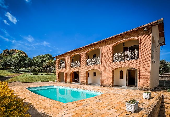 Casa en Bragança Paulista - Chácara com piscina e WiFi em Bragança Paulista/SP