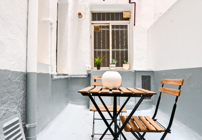 Estudio en Madrid - M (RVI40) Coqueto apartamento de un dormitorio en Cuatro Caminos. Temporal Estudio en Madrid - M (RVI40) Coqueto apartamento de un dormitorio en Cuatro Caminos. Temporal