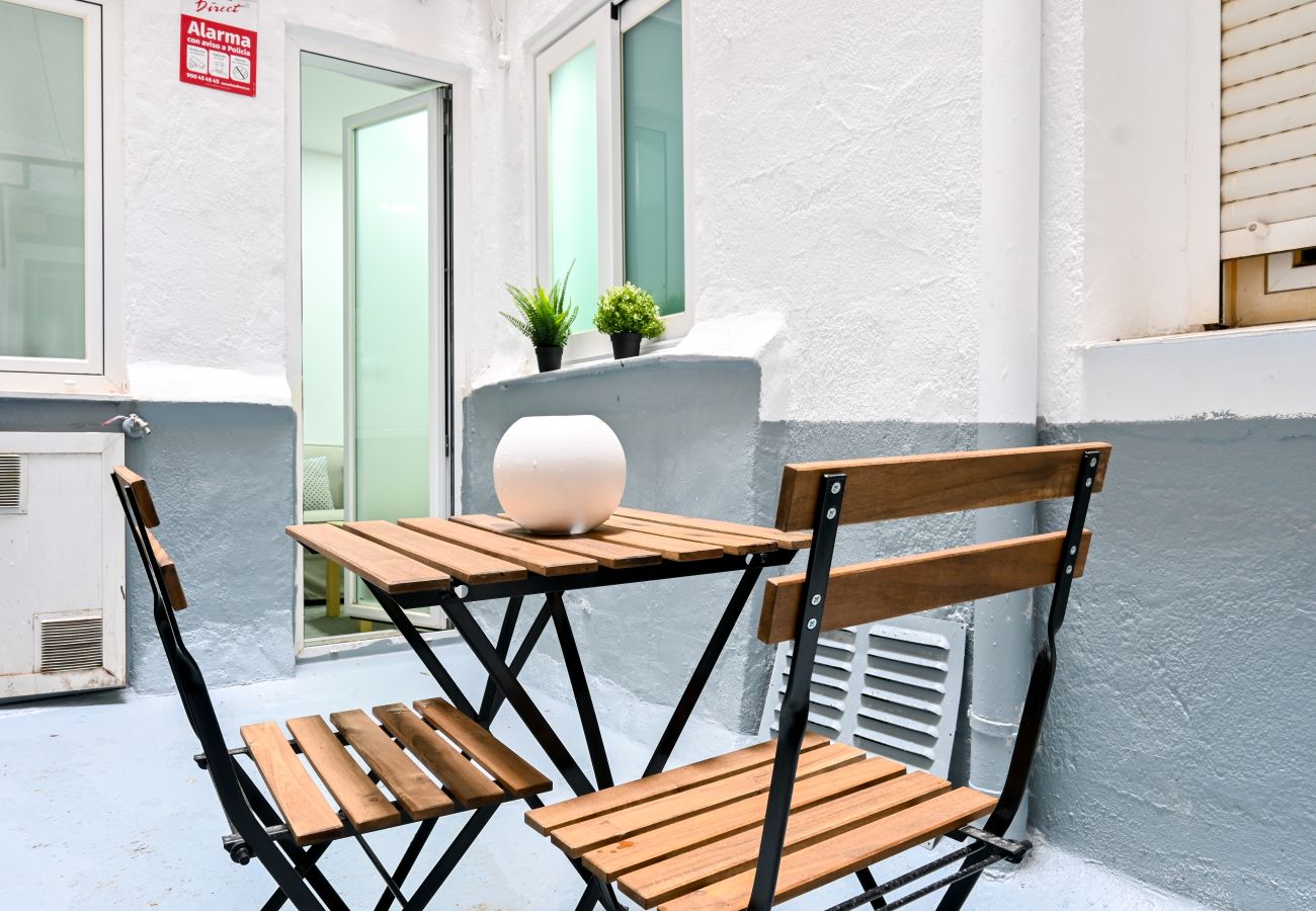 Estudio en Madrid - M (RVI40) Coqueto apartamento de un dormitorio en Cuatro Caminos. Temporal Estudio en Madrid - M (RVI40) Coqueto apartamento de un dormitorio en Cuatro Caminos. Temporal