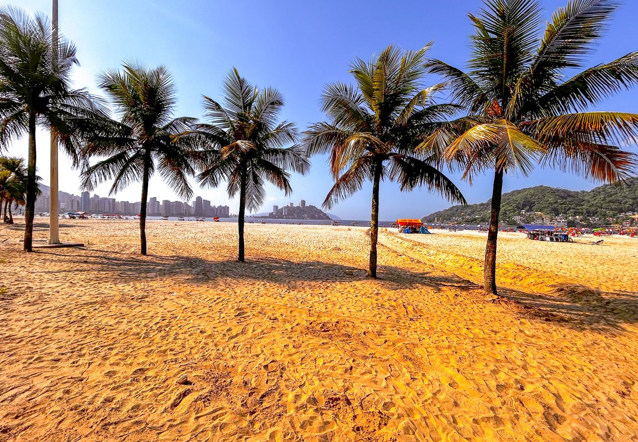 Apartamento en São Vicente - Apto a poucos metros da Praia do Gonzaguinha/SP