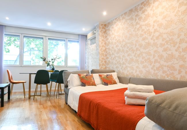 Apartamento en Madrid - Apartamento Espacioso de Tres Dormitorios a pocos minutos del Bernabeu en Madrid .Temporal Apartamento en Madrid - Apartamento Espacioso de Tres Dormitorios a pocos minutos del Bernabeu en Madrid .Temporal