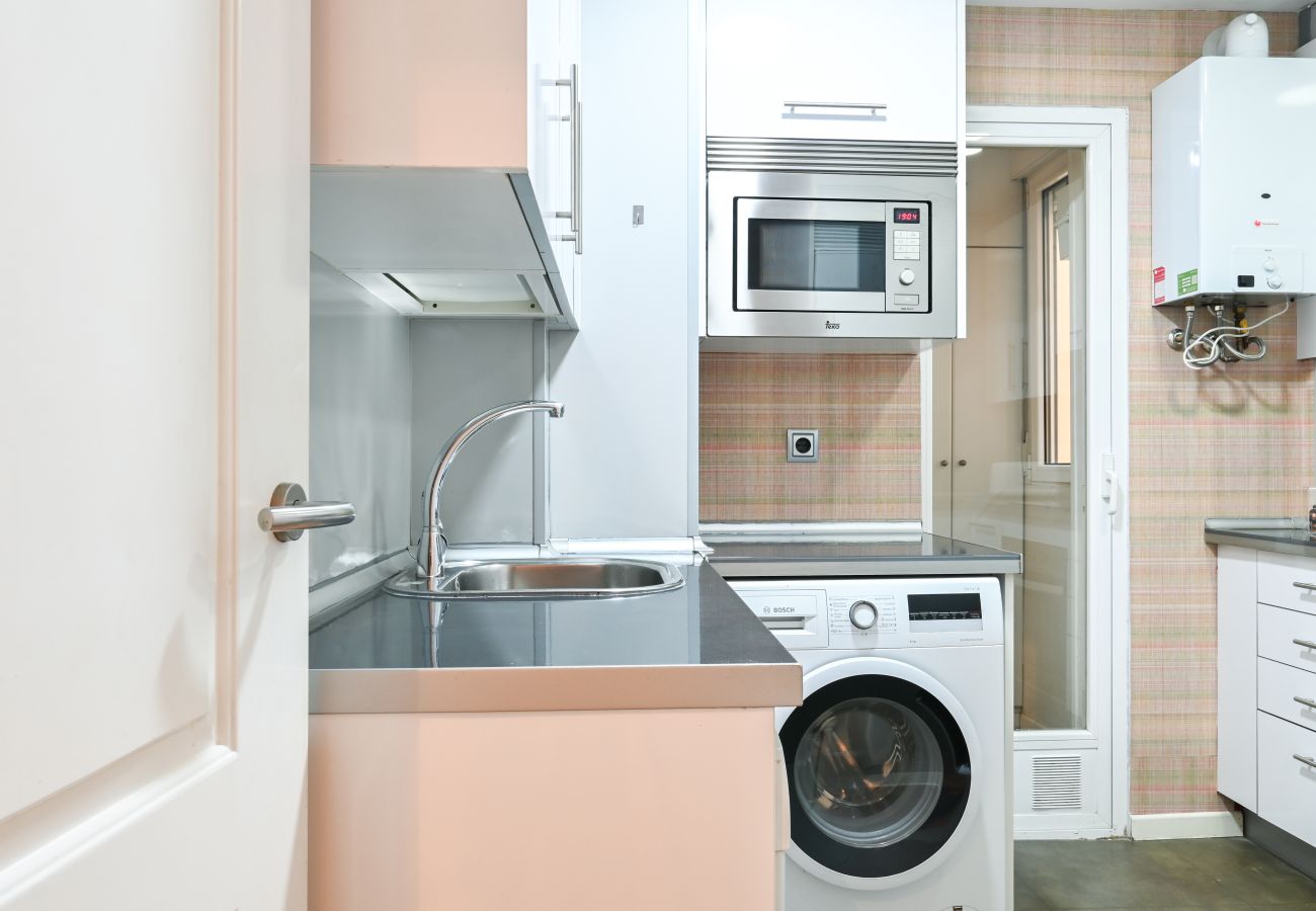 Apartamento en Madrid - Apartamento Espacioso de Tres Dormitorios a pocos minutos del Bernabeu en Madrid .Temporal Apartamento en Madrid - Apartamento Espacioso de Tres Dormitorios a pocos minutos del Bernabeu en Madrid .Temporal