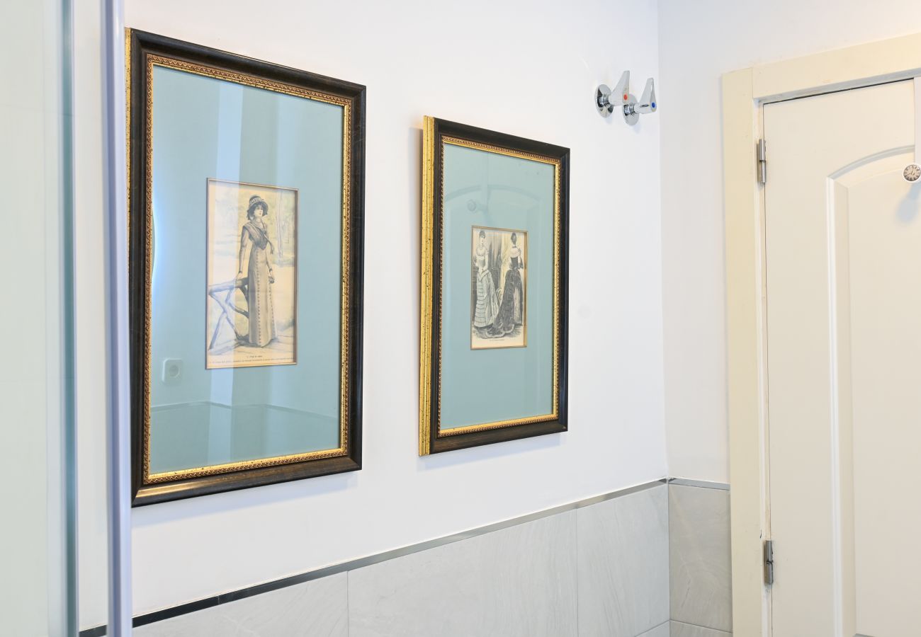 Apartamento en Madrid - Apartamento Espacioso de Tres Dormitorios a pocos minutos del Bernabeu en Madrid .Temporal Apartamento en Madrid - Apartamento Espacioso de Tres Dormitorios a pocos minutos del Bernabeu en Madrid .Temporal