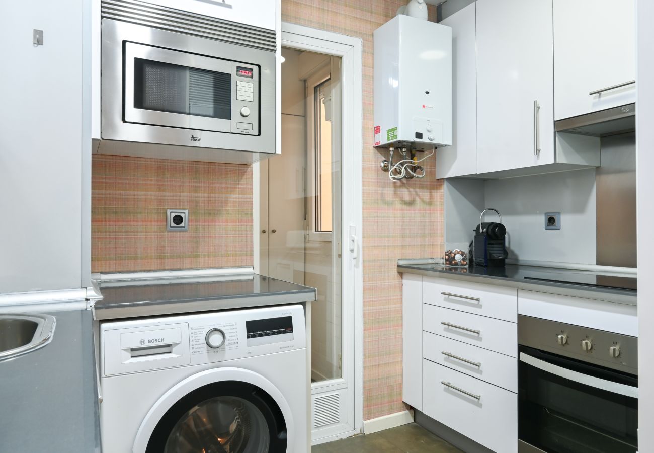 Apartamento en Madrid - Apartamento Espacioso de Tres Dormitorios a pocos minutos del Bernabeu en Madrid .Temporal Apartamento en Madrid - Apartamento Espacioso de Tres Dormitorios a pocos minutos del Bernabeu en Madrid .Temporal