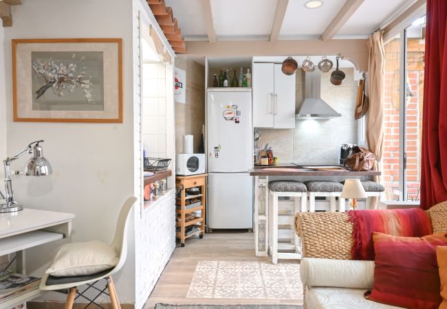 Apartamento en Madrid - Coqueto estudio con piscina en Ciudad Lineal  Apartamento en Madrid - Coqueto estudio con piscina en Ciudad Lineal