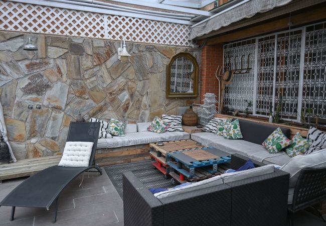 Apartamento en Madrid - Coqueto estudio con piscina en Ciudad Lineal  Apartamento en Madrid - Coqueto estudio con piscina en Ciudad Lineal