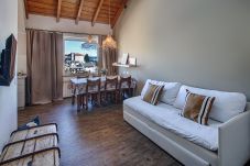 Apartamento en San Carlos de Bariloche - Montaña departamento con vista al lago y estacionamiento. en Bariloche