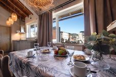 Apartamento en San Carlos de Bariloche - Montaña departamento con vista al lago y estacionamiento. en Bariloche