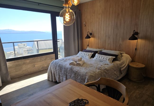 Estudio en San Carlos de Bariloche - Suizo II departamento romantico con espectacular vista al lago Nahuel Huapi Estudio en San Carlos de Bariloche - Suizo II departamento romantico con espectacular vista al lago Nahuel Huapi