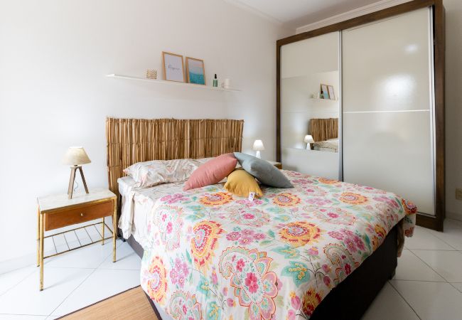 Apartamento en Guarujá - Ótimo apto c WiFi a 700m da Praia do Tombo-Guarujá