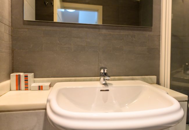 Apartamento en Madrid - Moderno Apartamento Familiar con Terraza y Piscina en Madrid .Temporal Apartamento en Madrid - Moderno Apartamento Familiar con Terraza y Piscina en Madrid .Temporal