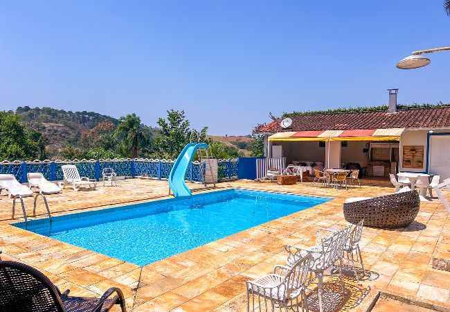 Casa en Bragança Paulista - Refúgio confortável c piscina e lazer completo