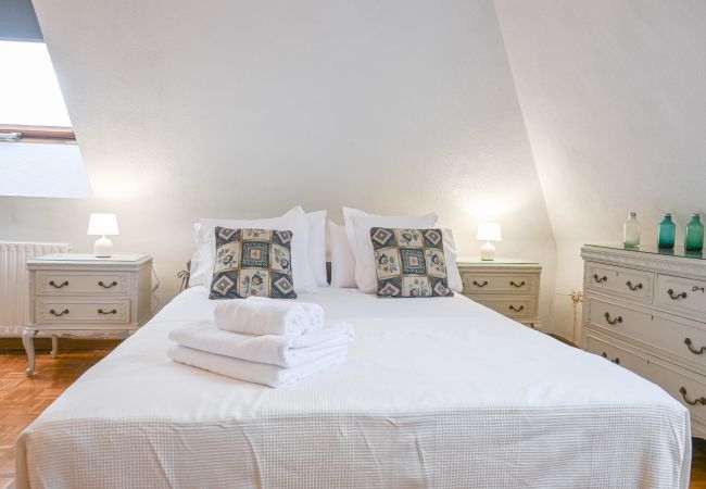 Apartamento en Madrid -  Dúplex Ático con Espectaculares Vistas al Parque en Tetuán. Temporal  Apartamento en Madrid -  Dúplex Ático con Espectaculares Vistas al Parque en Tetuán. Temporal