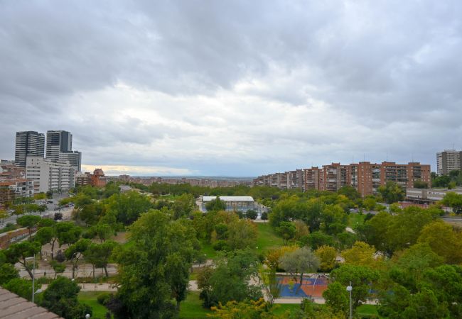 Apartamento en Madrid -  Dúplex Ático con Espectaculares Vistas al Parque en Tetuán. Temporal  Apartamento en Madrid -  Dúplex Ático con Espectaculares Vistas al Parque en Tetuán. Temporal