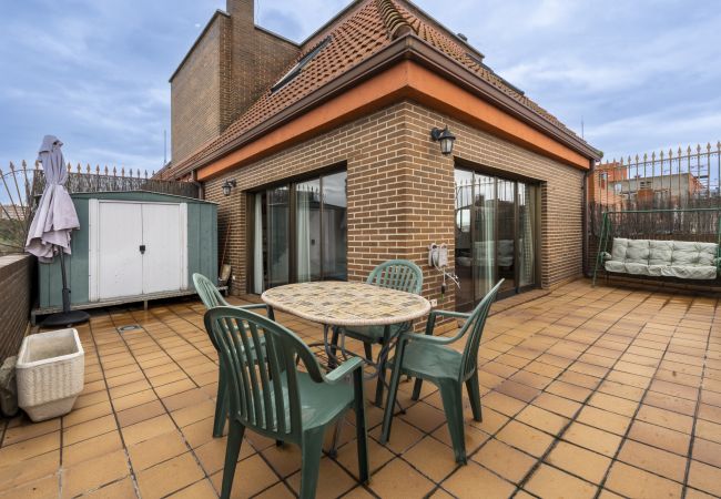 Apartamento en Madrid -  Dúplex Ático con Espectaculares Vistas al Parque en Tetuán. Temporal  Apartamento en Madrid -  Dúplex Ático con Espectaculares Vistas al Parque en Tetuán. Temporal