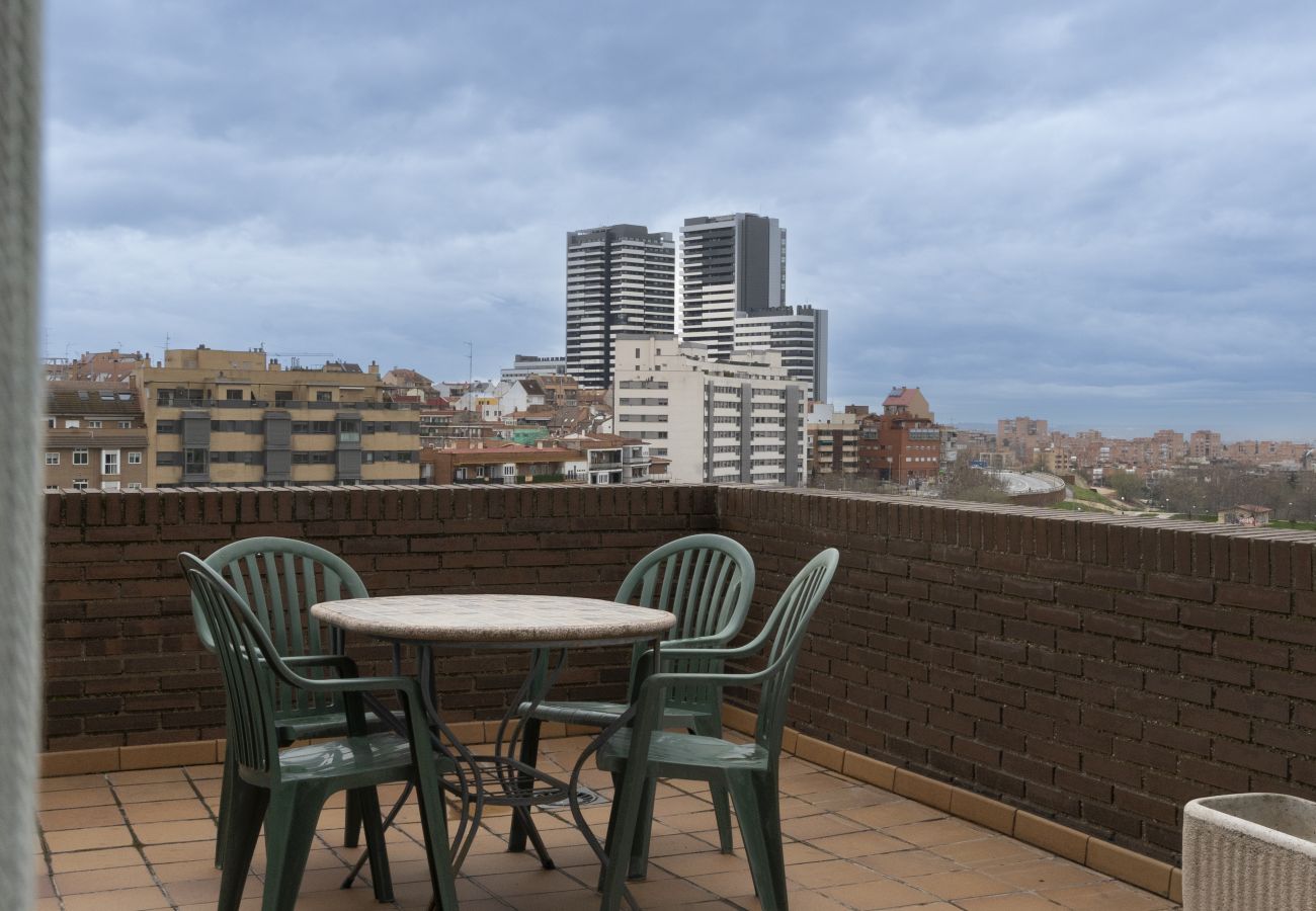 Apartamento en Madrid -  Dúplex Ático con Espectaculares Vistas al Parque en Tetuán. Temporal  Apartamento en Madrid -  Dúplex Ático con Espectaculares Vistas al Parque en Tetuán. Temporal