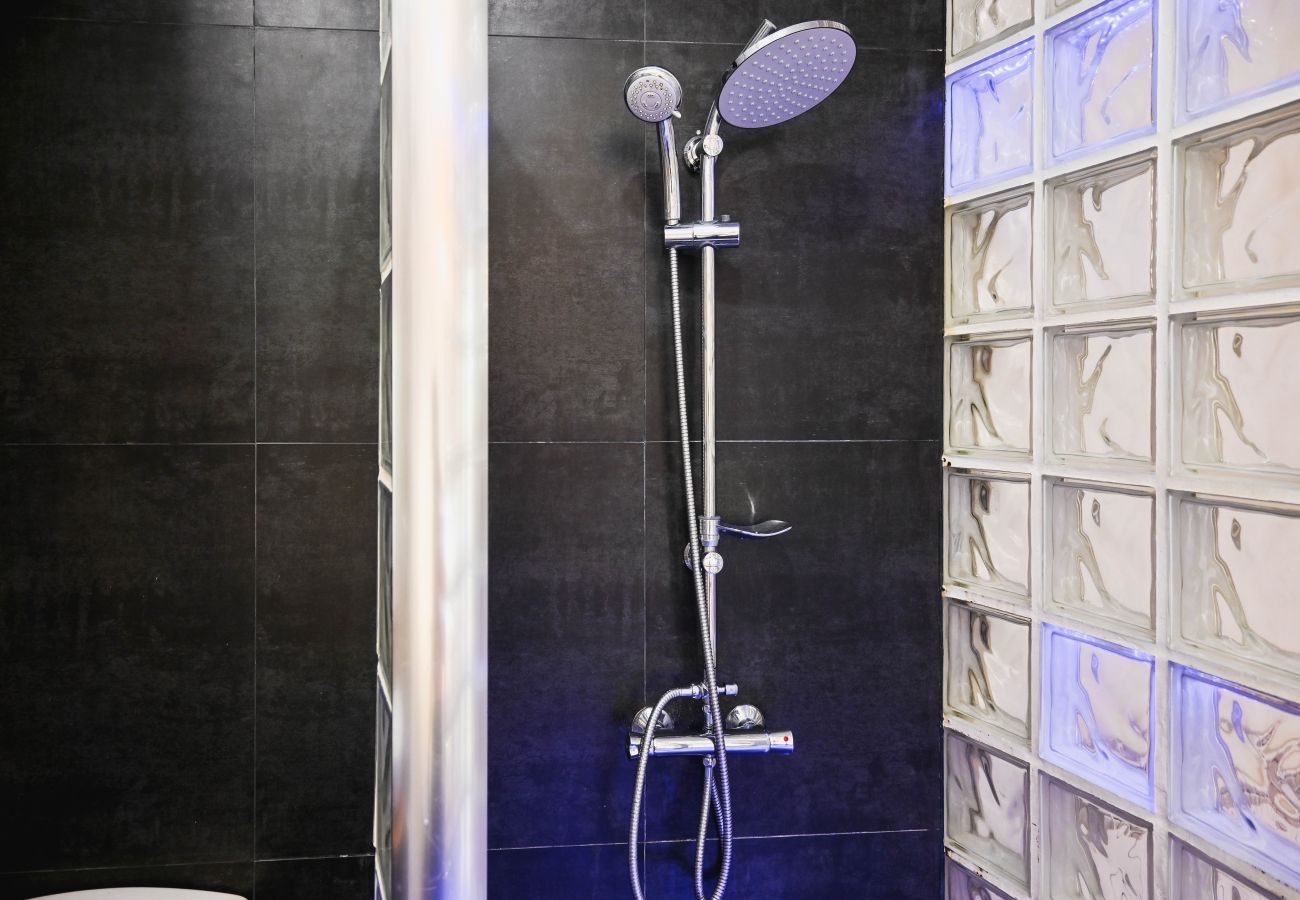 Apartamento en Madrid - Moderno y Elegante piso en Argüelles con 2 Suites y Vestidor – Ideal para Familias .Temporal Apartamento en Madrid - Moderno y Elegante piso en Argüelles con 2 Suites y Vestidor – Ideal para Familias .Temporal