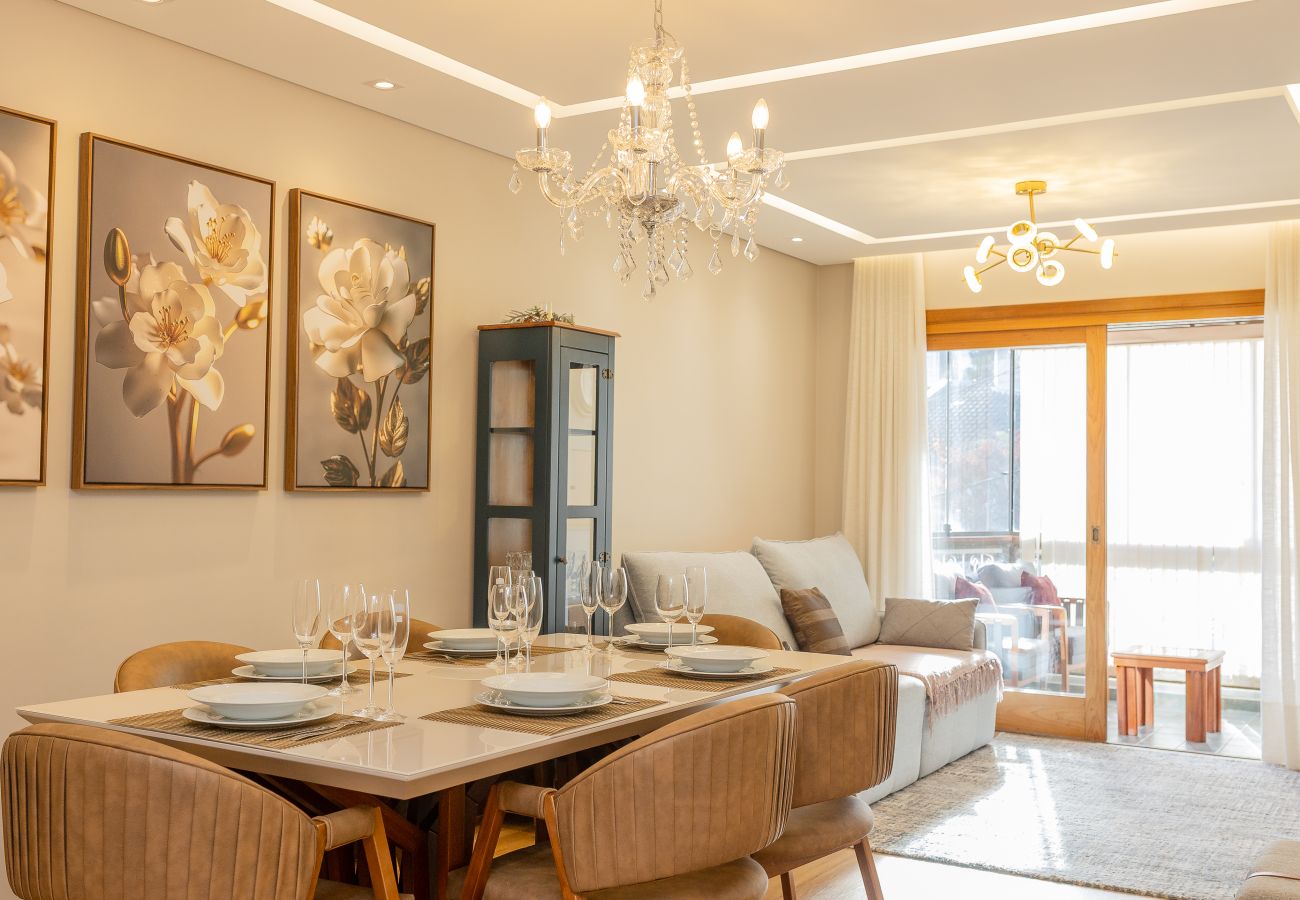 Apartamento en Gramado - NOVO! Dois quartos a 400m da Rua Coberta!