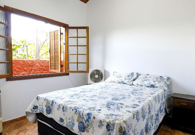 Casa en Atibaia - Casa confortável com piscina e churrasqueira