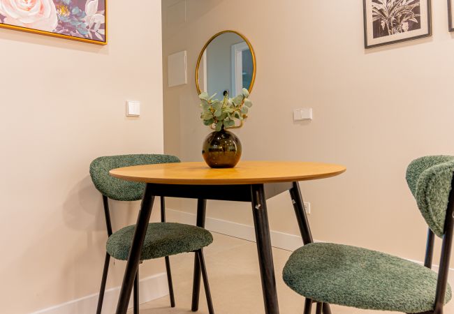 Estudio en Madrid - El Capricho: Tu Refugio en Madrid con Encanto y Tranquilidad Estudio en Madrid - El Capricho: Tu Refugio en Madrid con Encanto y Tranquilidad