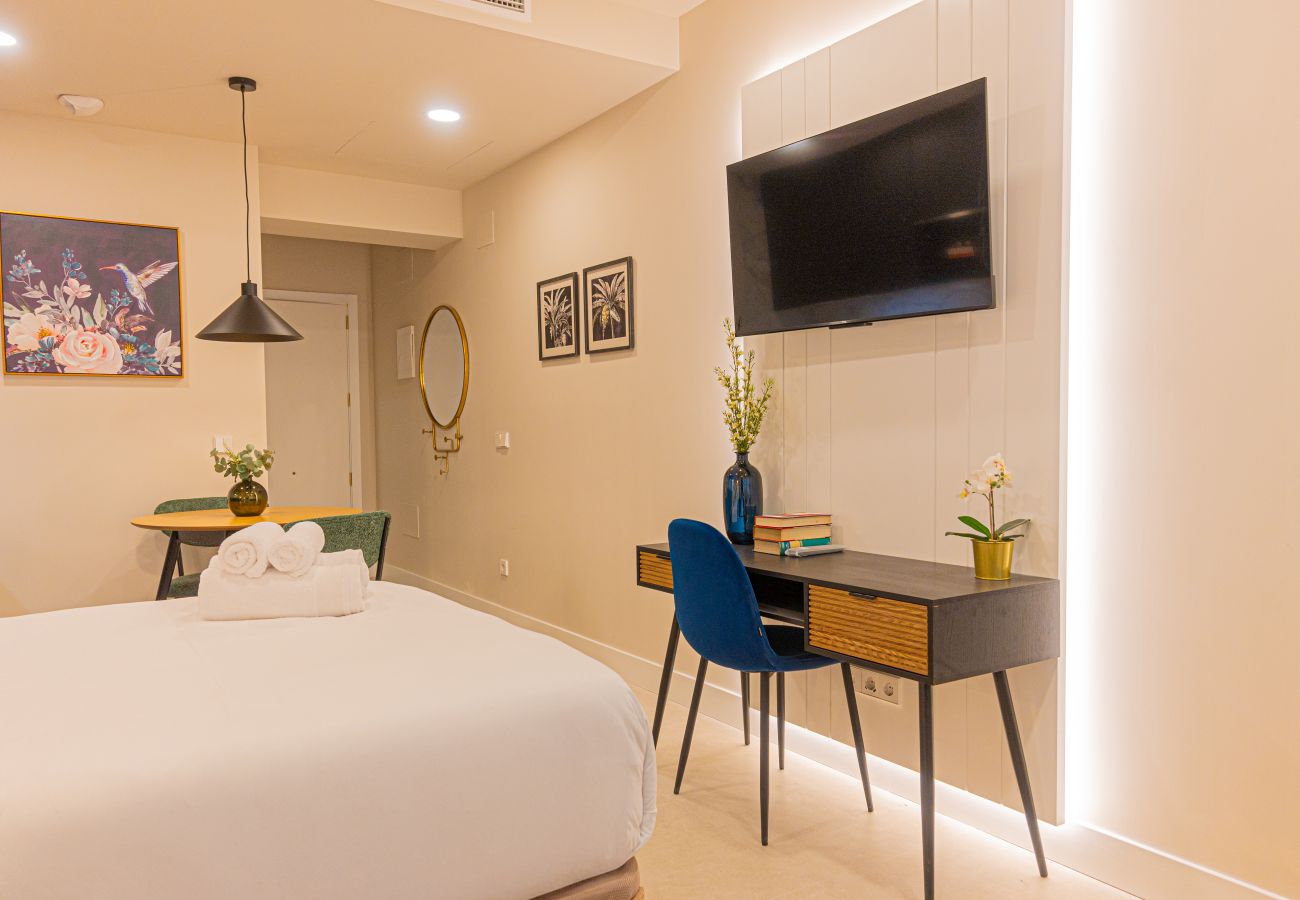 Estudio en Madrid - El Capricho: Tu Refugio en Madrid con Encanto y Tranquilidad Estudio en Madrid - El Capricho: Tu Refugio en Madrid con Encanto y Tranquilidad