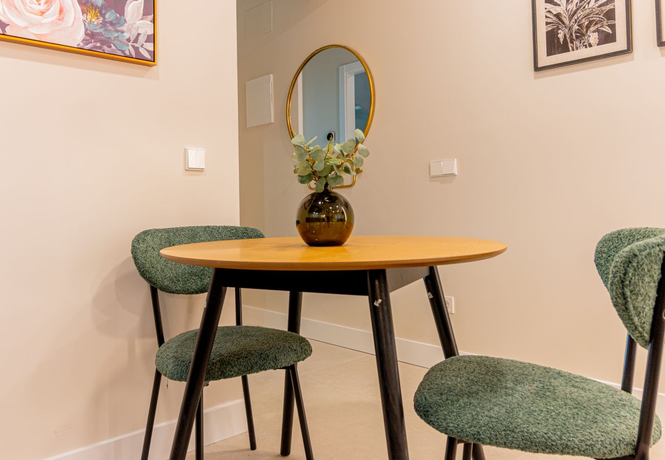 Estudio en Madrid - El Capricho: Tu Refugio en Madrid con Encanto y Tranquilidad Estudio en Madrid - El Capricho: Tu Refugio en Madrid con Encanto y Tranquilidad