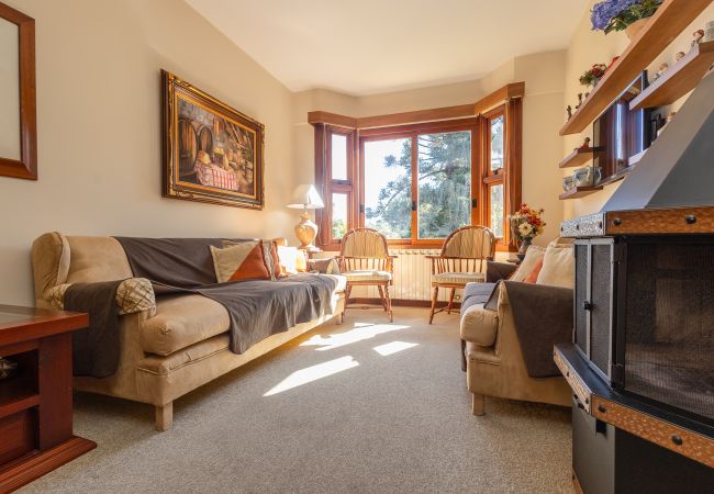 Apartamento en Gramado - NOVO! Aconchegante duplex 2D (2 banhos) a 1km da R Coberta!