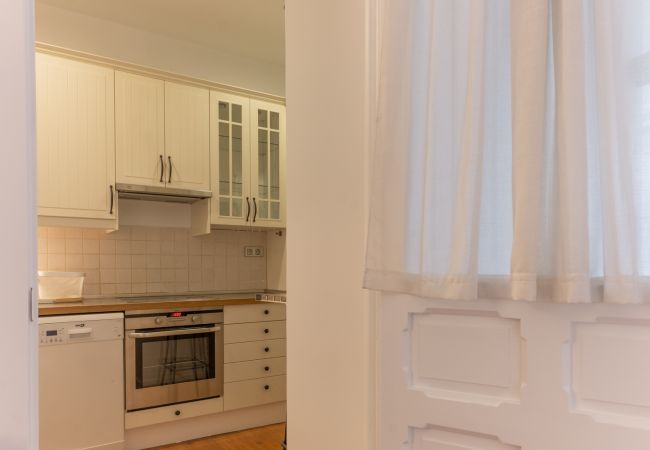 Apartamento en Madrid - Elegante y luminoso piso en el corazón de Chamberí: Con balcones y amplios espacios Apartamento en Madrid - Elegante y luminoso piso en el corazón de Chamberí: Con balcones y amplios espacios