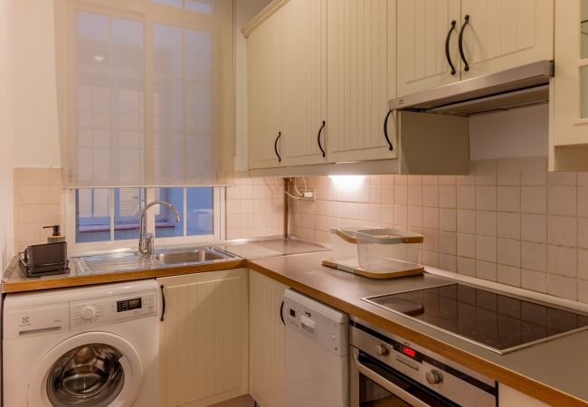 Apartamento en Madrid - Elegante y luminoso piso en el corazón de Chamberí: Con balcones y amplios espacios Apartamento en Madrid - Elegante y luminoso piso en el corazón de Chamberí: Con balcones y amplios espacios