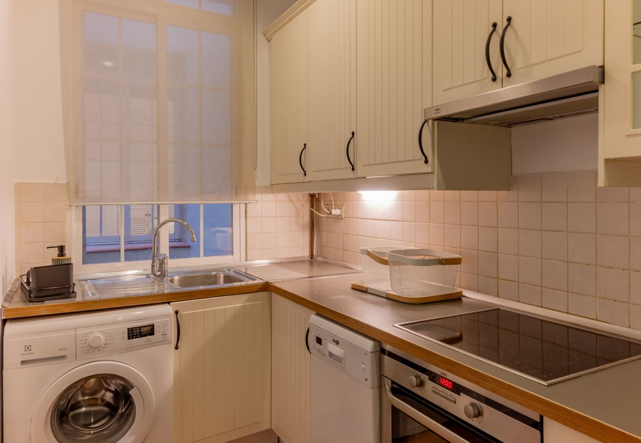 Apartamento en Madrid - Elegante y luminoso piso en el corazón de Chamberí: Con balcones y amplios espacios Apartamento en Madrid - Elegante y luminoso piso en el corazón de Chamberí: Con balcones y amplios espacios