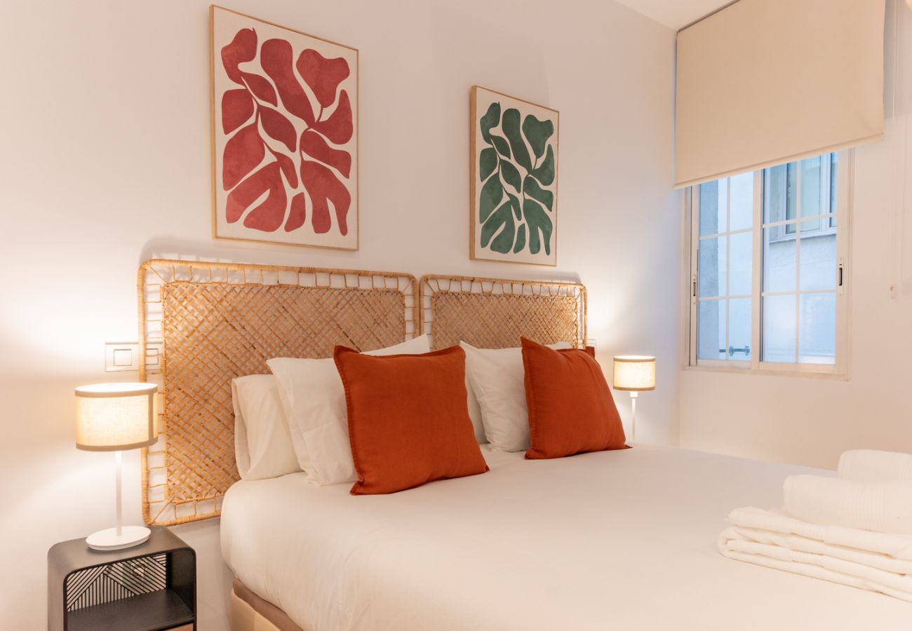 Apartamento en Madrid - Elegante y luminoso piso en el corazón de Chamberí: Con balcones y amplios espacios Apartamento en Madrid - Elegante y luminoso piso en el corazón de Chamberí: Con balcones y amplios espacios