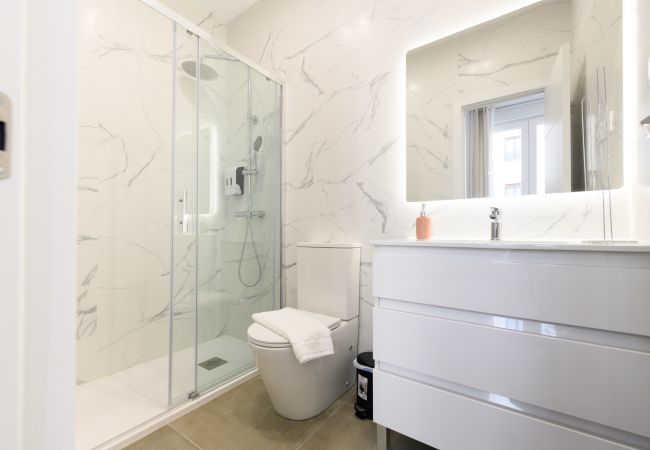 Apartamento en Madrid - Elegancia y Funcionalidad en San Bernardo: Piso con Baños en Suite Apartamento en Madrid - Elegancia y Funcionalidad en San Bernardo: Piso con Baños en Suite