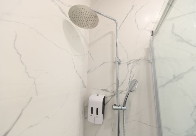 Apartamento en Madrid - Elegancia y Funcionalidad en San Bernardo: Piso con Baños en Suite Apartamento en Madrid - Elegancia y Funcionalidad en San Bernardo: Piso con Baños en Suite